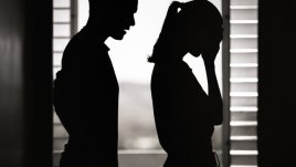 10 признака на емоционална травма във връзката