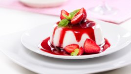 Панакота с ягоди 