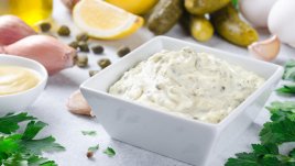 Разядка с кисели краставички