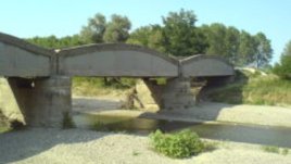 Дълбаенето на реките за баластра не е безобидно