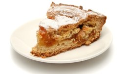 Сладкиш с праскови и орехи