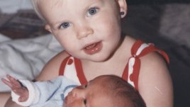 Как да подготвим детето за идването на новороденото в семейството?