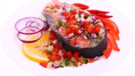 Риба тон в пикантен сос