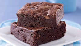 Брауни с орехи и бадемово брашно