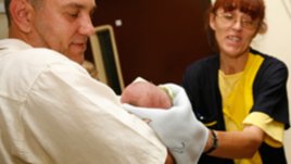 Кой да дойде на изписването на бебето?