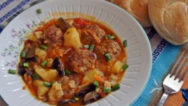 Кюфтета яхния с джинджифил