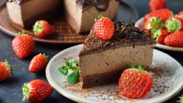 Шоколадов чийзкейк с ягоди
