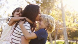 10 родителски стратегии за отглеждане на щастливи деца 