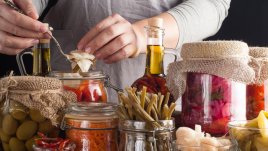 Туршия от пълнени камби