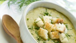 Супа от коприва с орехи