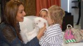 Фотоизложба Дете с коте