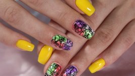 Ярки маникюри за пролетта (галерия) 