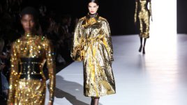 Злато, камъни и дантела от Dolce & Gabbana за есен-зима 2023/2024