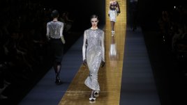 Блясък, златисти точки и дантела от Dolce&Gabbana за есен/зима 2024/2025