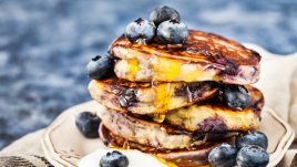 Палачинки с рикота и сини боровинки