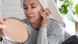 10 трика за намаляване на тъмните кръгове и торбичките под очите