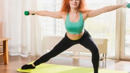 Упражнения с дъмбели за стегнати бедра и дупе