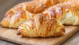 Кроасани с бутертесто, шунка и сирена