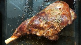 Печен агнешки бут за Великден 