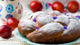 Много лесен козунак с ванилия и лимон