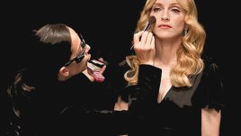 Кой гримира Мадона, Лейди Гага и Виктория Бекъм?