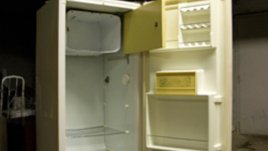 Почистването на хладилника – колко често?