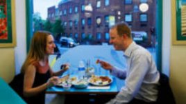 Покана за нежелана среща – как да откажем?