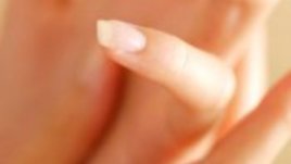 Дамският маникюр през погледа на жени и мъже