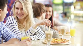 7 въпроса, на които да си отговорите след първа среща