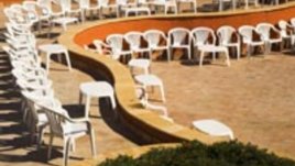 Да почистим белите пластмасови мебели