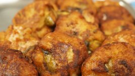 Рибени кюфтенца с картофи на фурна