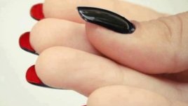 Маникюр в стил Кристиан Лоботин