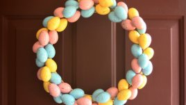 Великденска украса за входната врата