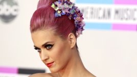 Жените се разкрасяват с 50 нови прически