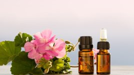 Дълбоко хидратиращ лосион със здравец за млада кожа