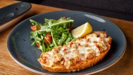 Запечени сандвичи с риба тон и моцарела