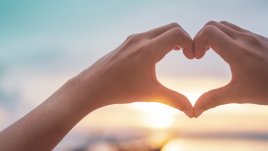 Как да накарате мъжа да се свърже с вас емоционално