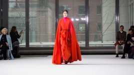 Ярки цветове и обем в колекцията на Carolina Herrera