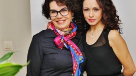 Елена Петрова се разкрасява с козметика от бъдещето 