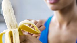 Защо не трябва да изхвърляте конците на бананите?