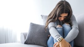 Билки и витамини, борещи се с депресията 