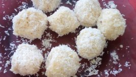 Кокосови бонбони с бадем