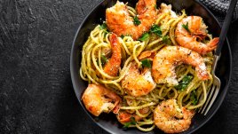 Спагети със скариди, чесън и лимонов зехтин