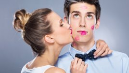 Разпалващи страстта техники за целуване