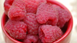 4 храни, които ни поддържат млади