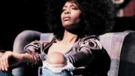 Изискванията на звездите на Elevation – биопродукти и български пощенски картички