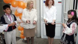 Отвориха нов център в София за подкрепа на майки в риск и техните бебета