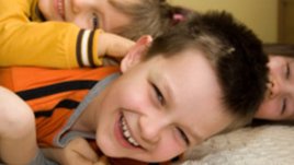 Проектът „Приеми дете. Създай бъдеще“ набира приемни родители