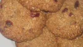 Овесени сладки с червени боровинки