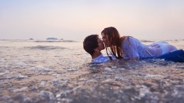 Как да превърнете летния флирт във връзка 